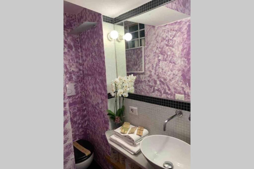 Small Mezzanine Apartment Colosseo Roma Ngoại thất bức ảnh