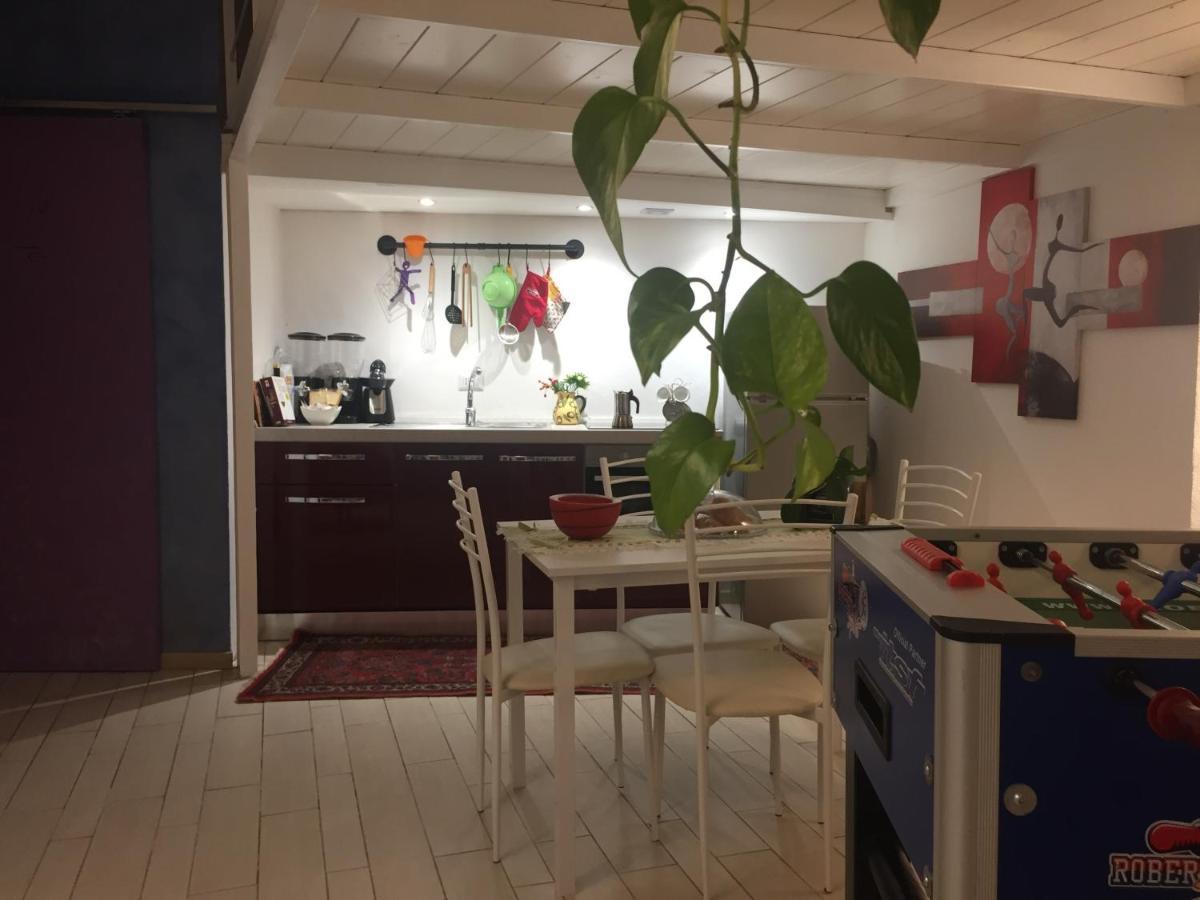 Small Mezzanine Apartment Colosseo Roma Ngoại thất bức ảnh